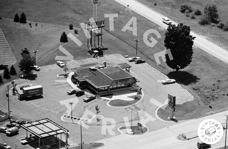 Satellite Burgerteria (Schwarzs Chuck Wagon, Charlies Chuck Wagon) - 1979 Schwarzs Chuck Wagon (newer photo)